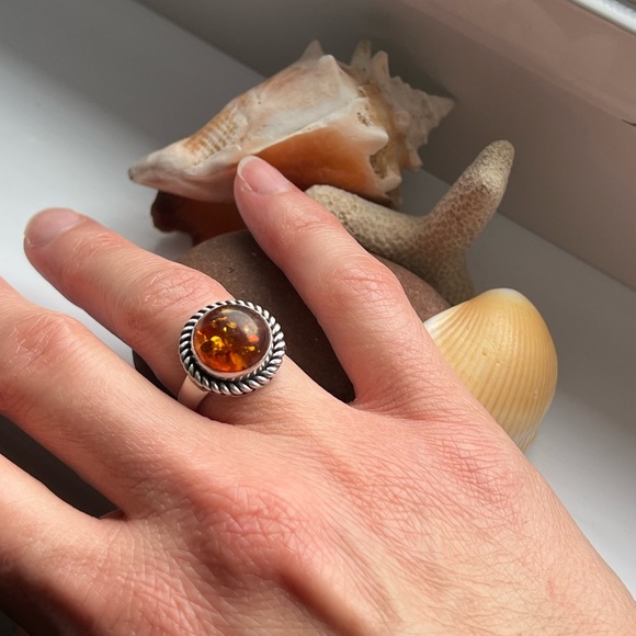 Baltic Amber ring - Picture 3 of 10